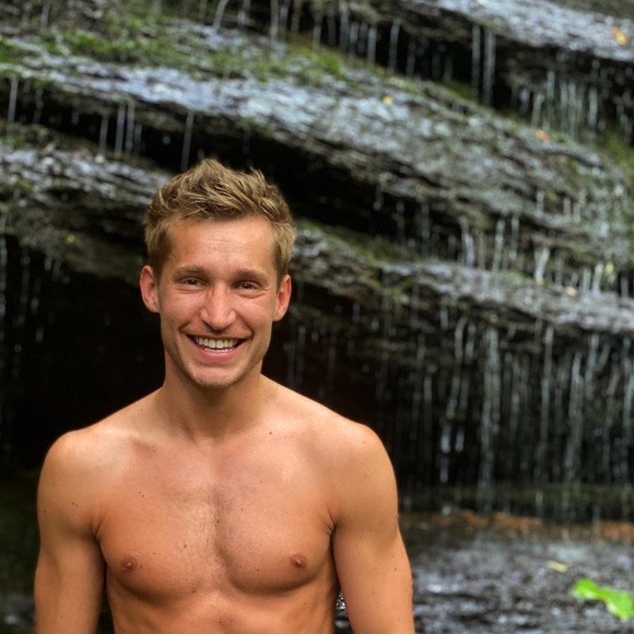 Meet your Posher, Cody - Picture 8 of 14